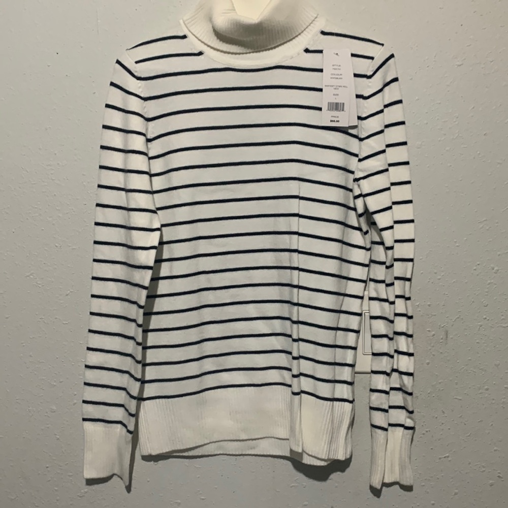 Unused Turtle neck sweater